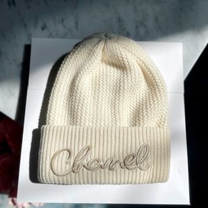 Chanel 22A White/Cream Cashmere Beanie hat brand new with tags!